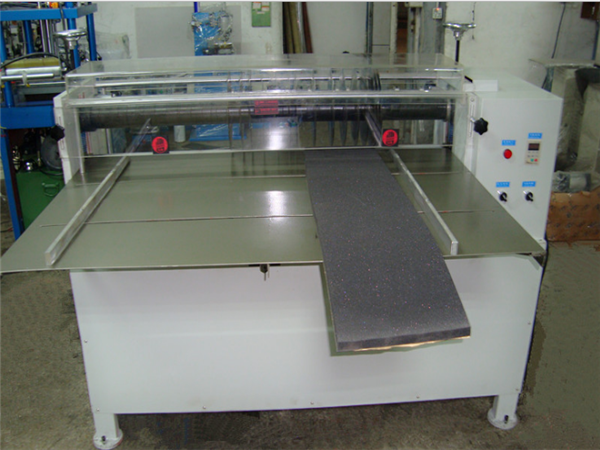 广东厂家生产海绵分条机