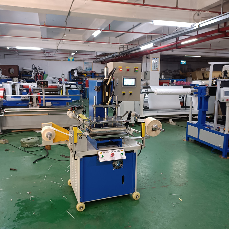 <b>自动收卷油压烫印机厂</b>