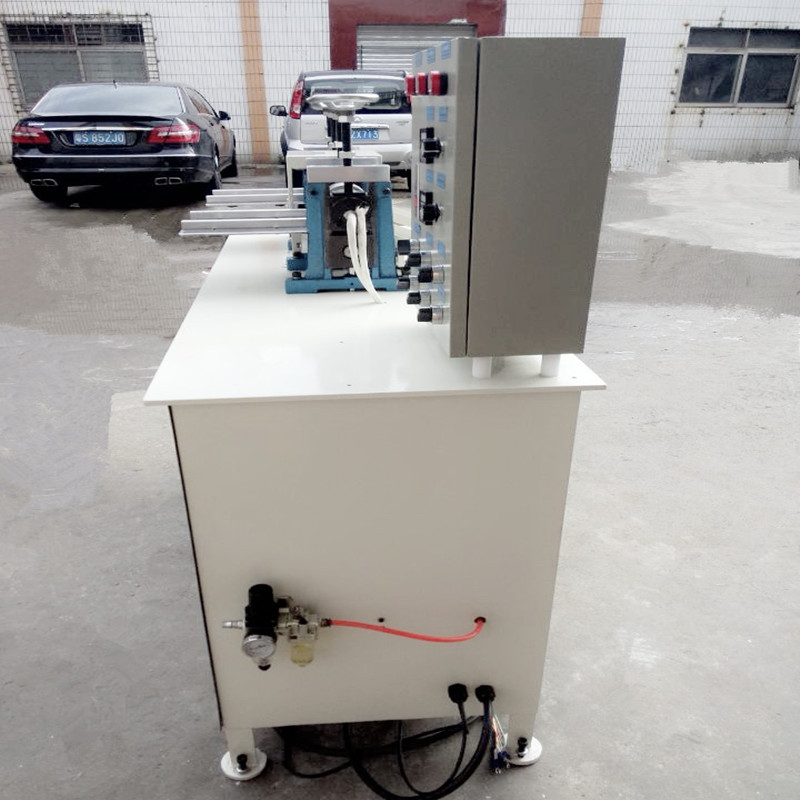 <b>扎花机/滚轮压花机 </b>